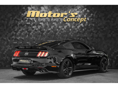 Ford Mustang GT Fastback Coupé 5.0 V8