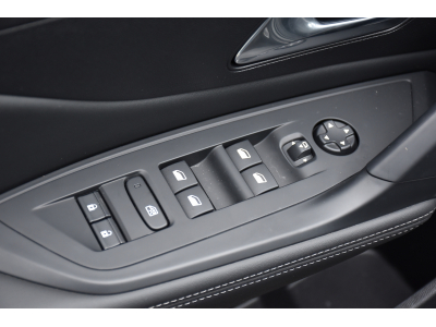 Peugeot 408 1.2 PureTech Allure EAT8