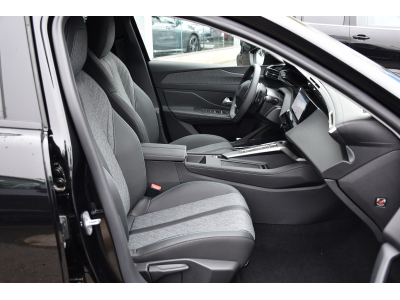 Peugeot 408 1.2 PureTech Allure EAT8
