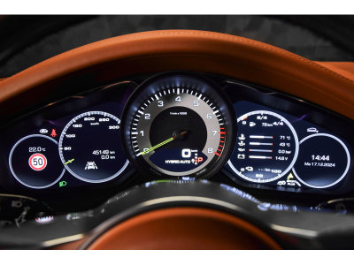 Porsche Panamera 4 Sport Turismo E-Hybrid