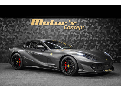 Ferrari 812 Superfast 6.5 V12 - GRIGIO SILVERSTONE