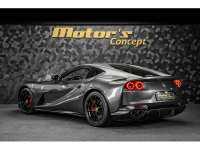 Ferrari 812 Superfast 6.5 V12 - GRIGIO SILVERSTONE