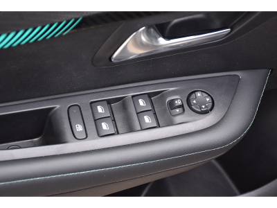 Peugeot 208 1.2 PureTech Allure EAT8