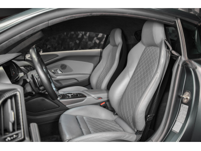 Audi R8 5.2 V10 + FSI COUPÉ S-TRONIC
