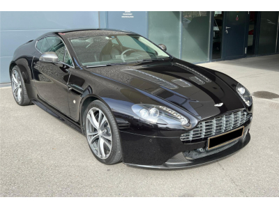 Aston Martin V12 Vantage FULL CARBON MANUAL REAR CAMERA MY2013