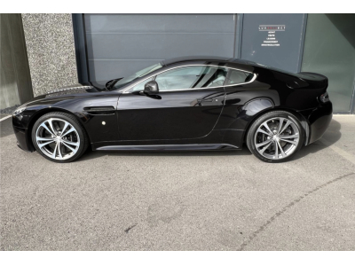 Aston Martin V12 Vantage FULL CARBON MANUAL REAR CAMERA MY2013