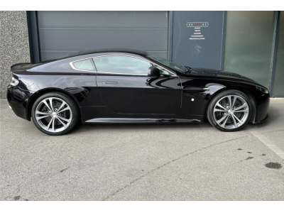 Aston Martin V12 Vantage FULL CARBON MANUAL REAR CAMERA MY2013