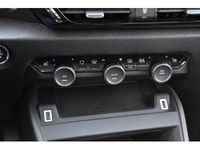 Citroën C4 X 1.2 PureTech Shine EAT8