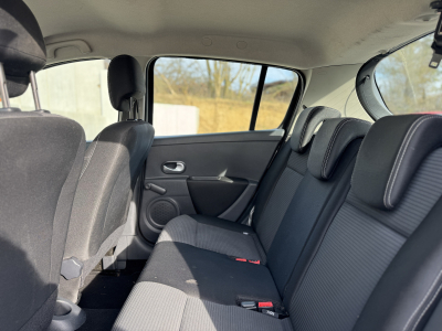 Renault Clio *Garantie 12 mois incluse* // GPS, Bluethoot, 5 p