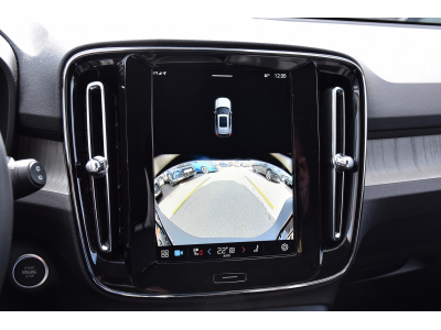 Volvo XC40 2.0 B4 MHEV PLUS DARK