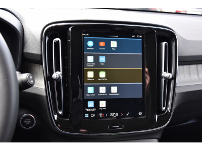 Volvo XC40 2.0 B4 MHEV PLUS DARK