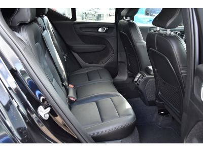 Volvo XC40 2.0 B4 MHEV PLUS DARK