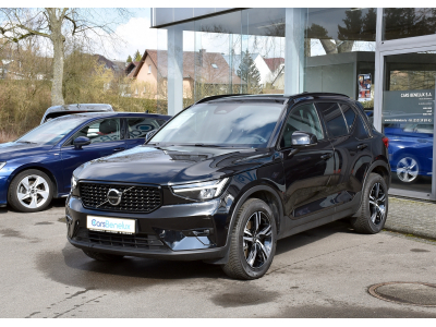 Volvo XC40 2.0 B4 MHEV PLUS DARK