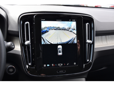 Volvo XC40 2.0 B4 MHEV PLUS DARK
