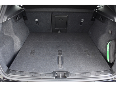 Volvo XC40 2.0 B4 MHEV PLUS DARK