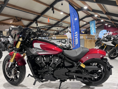 Indian 101 Scout Classic Ltd + Tech Maroon  Metallic  w/ graphics