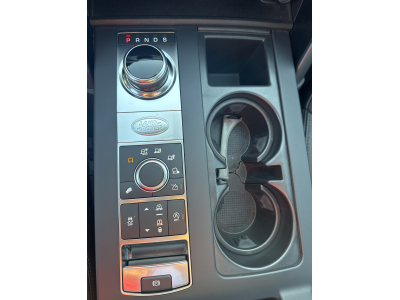 Land-Rover Discovery D240 R-Dynamic Landmark 7 Places