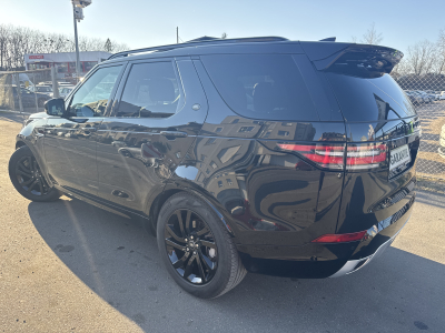 Land-Rover Discovery D240 R-Dynamic Landmark 7 Places