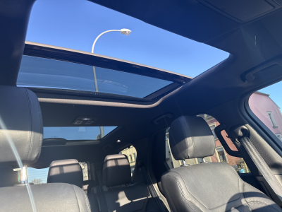 Land-Rover Discovery D240 R-Dynamic Landmark 7 Places