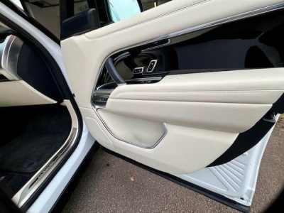 Land-Rover Range Rover D350 Autobiography  Mild-Hybrid IAHKIPanoIVOLL