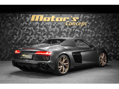 Audi R8 Spyder RWD - 5.2 V10 FSI