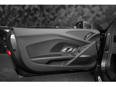 Audi R8 Spyder RWD - 5.2 V10 FSI
