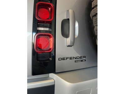 Land-Rover Defender 110 SE 3.0 P400 - AHK - Panorama- kamera-20