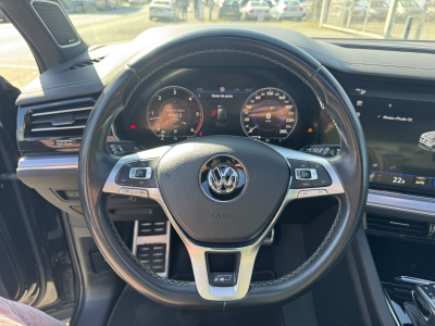 Volkswagen Touareg 3.0 TDI R-line FULL BLACK