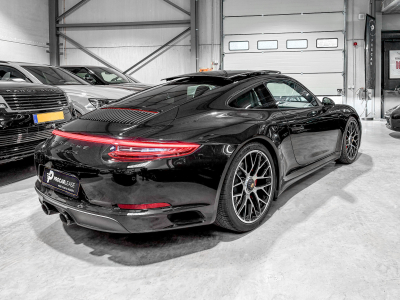 Porsche 991 911 Carrera 4 GTS / FULL BLACK / RACE TEX ALCANTARA/ PDLS + / PASM / PCM