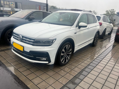 Volkswagen Tiguan 2.0TDI/R-LINE/4 Motion/PANO/HUD/20/AHK/360°/Leder