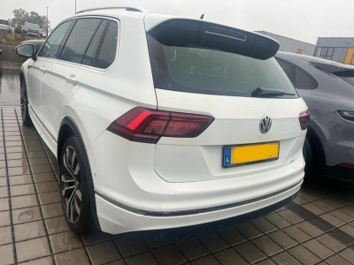 Volkswagen Tiguan 2.0TDI/R-LINE/4 Motion/PANO/HUD/20/AHK/360°/Leder