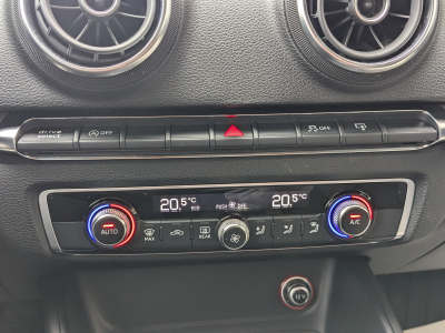 Audi A3 1.6 TDI XENON APS AV/AR GPS BLUETOOTH