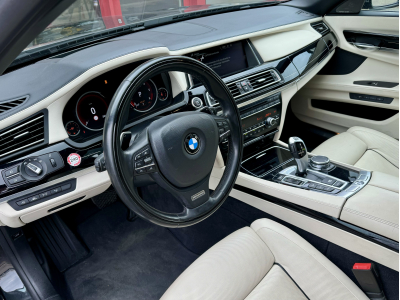 BMW 750 D XDRIVE INDIVIDUAL 1 HAND SOFTCLOSE HEAD UP HARMAN KARDON PANO CUIR NAVI