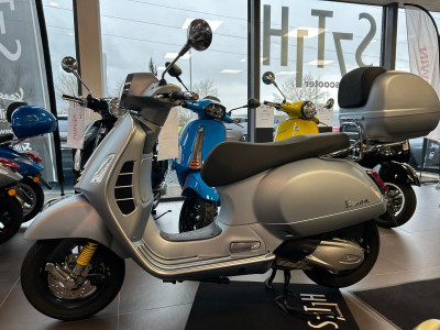 Vespa GTS 300 Super Tech