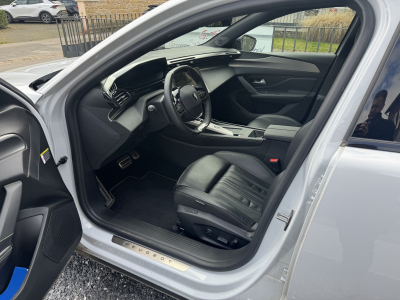 Peugeot 408 GT 1.6 Plug-In Hybrid 180 S&S e-EAT8