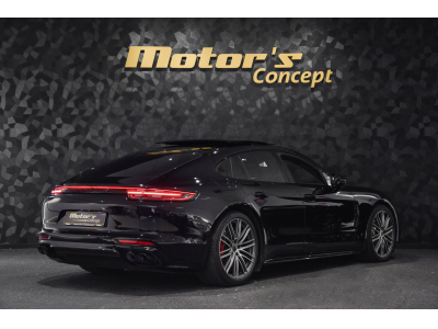 Porsche Panamera Turbo V8