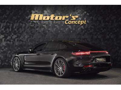 Porsche Panamera Turbo V8