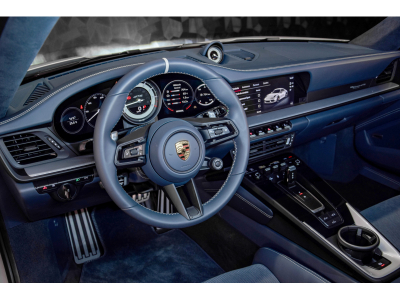 Porsche 992 Carrera GTS 