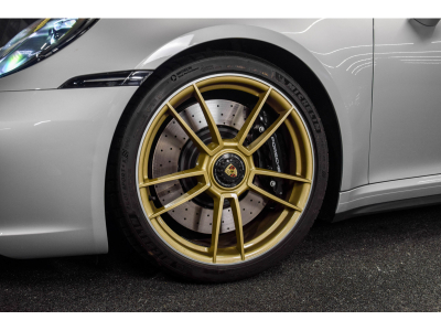 Porsche 992 Carrera GTS 