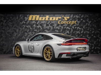Porsche 992 Carrera GTS 
