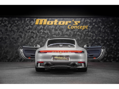Porsche 992 Carrera GTS 