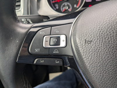 Volkswagen Golf 1.0 TSI COMFORTLINE ATTELAGE CAMERA CARPLAY