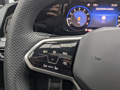 Volkswagen Golf 1.5 eTSI R-LINE CARPLAY LED SIEG / VOL CHAUF GPS