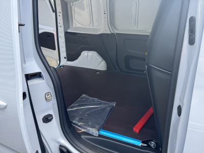 Opel Combo L1H1 AT 130 Navy/Kamera/Holzboden