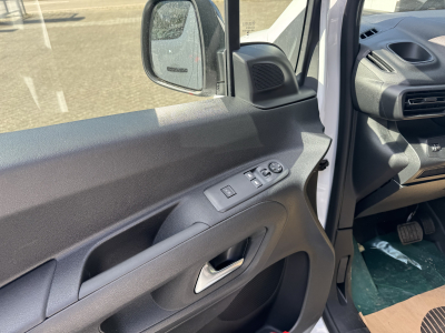 Opel Combo L1H1 AT 130 Navy/Kamera/Holzboden