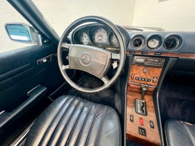 Mercedes-Benz SL 560 R107- top Zustand - 2 HAND