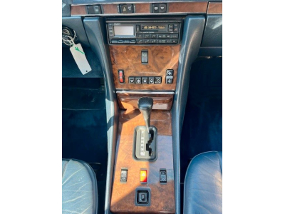 Mercedes-Benz SL 560 R107- top Zustand - 2 HAND