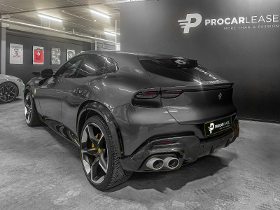 Ferrari Purosangue V12 / AVAILABLE MY 2025 / PANORAMA/ CARBON/ NERO