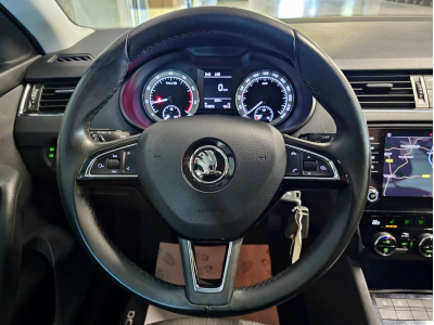 Skoda Octavia 1.8 TSI STYLE LED NAVI 1 HAND