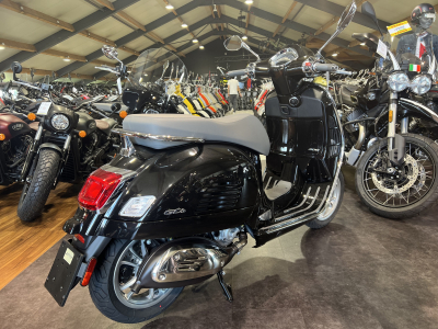 Vespa GTS 125 Classica acc. 1B010117